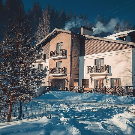 Villa Billa Татарив Екстериор снимка