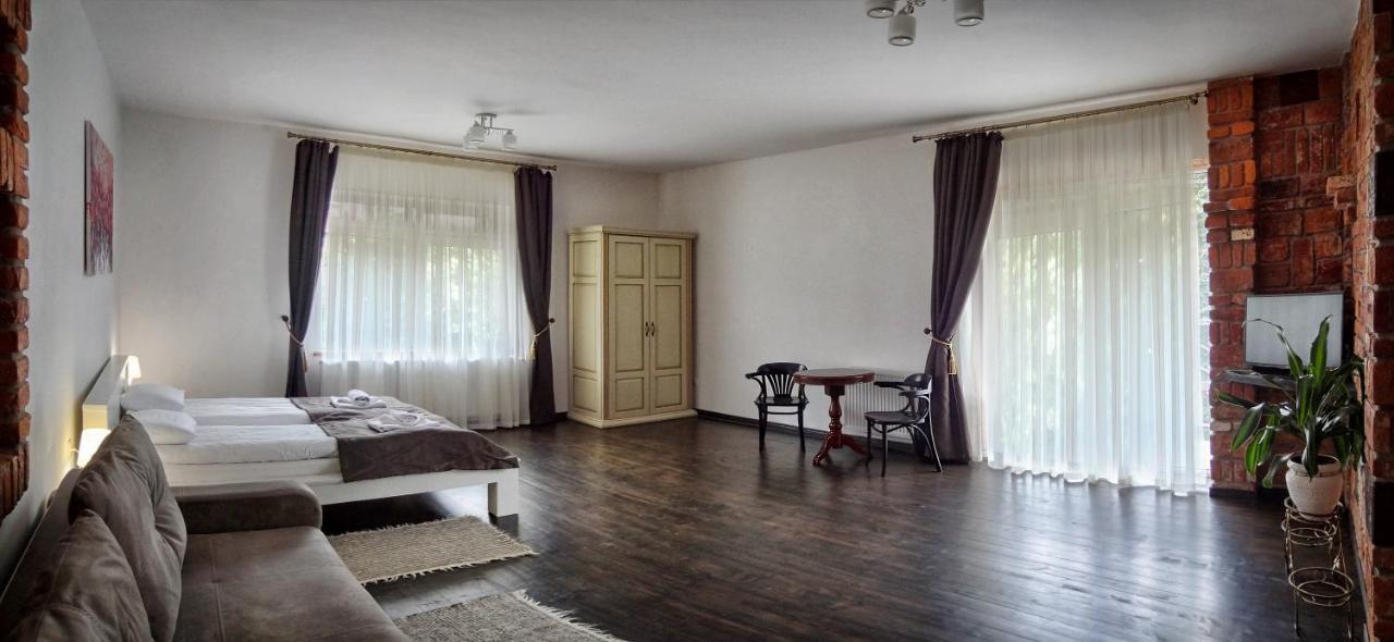 Villa Billa Татарив Екстериор снимка